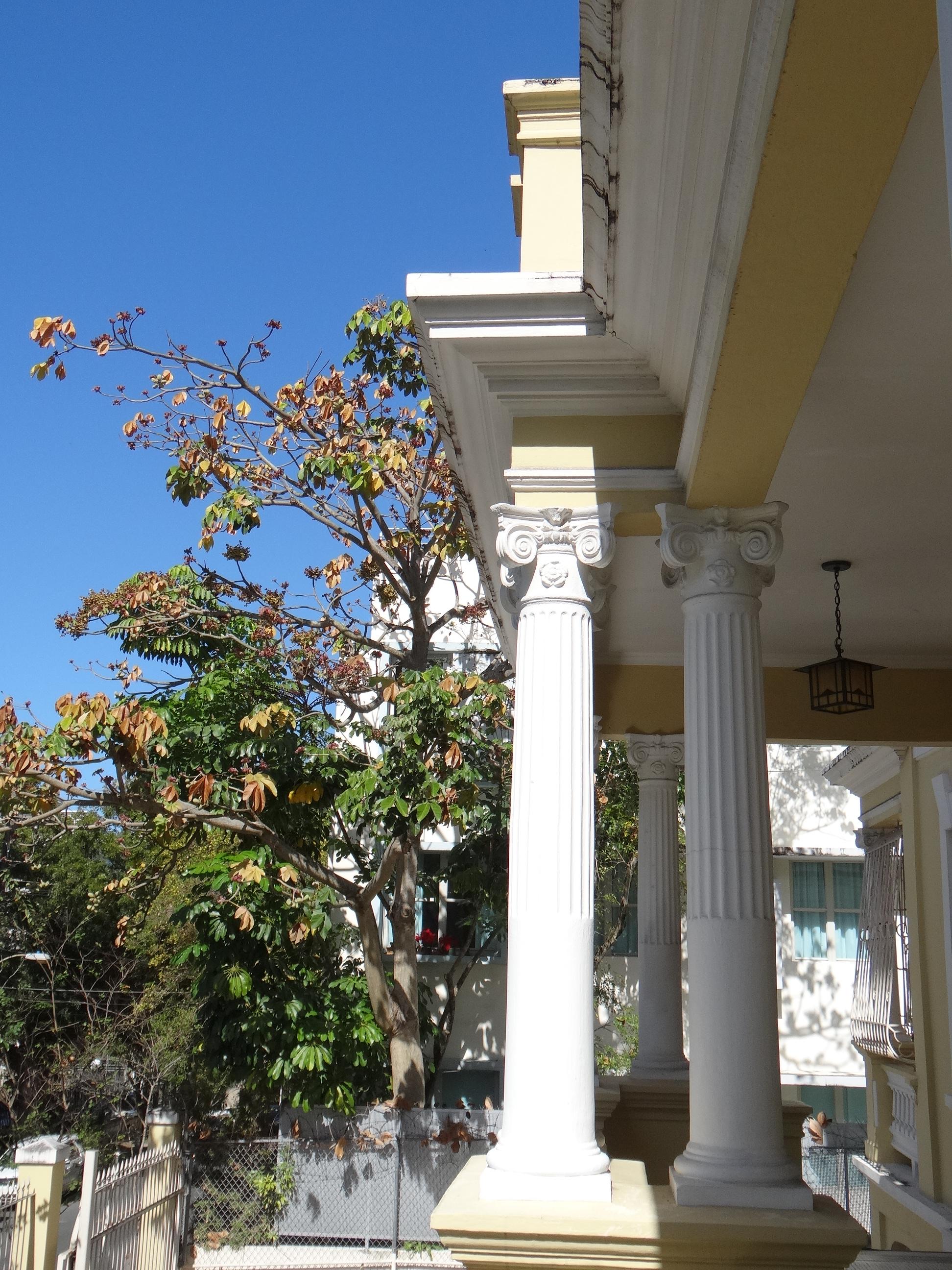 Casa La Giralda - Avenida Miramar, esquina calle Marti 651 - San Juan (Miramar) - 2014 00064